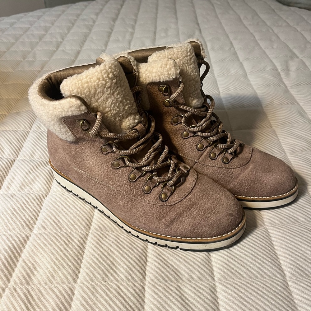 Cozy Shearling-Lined Brown Boots